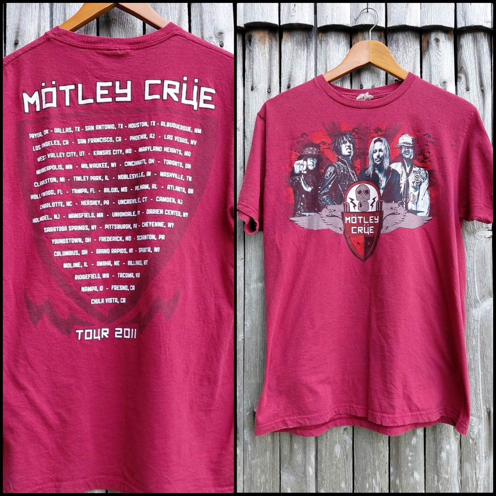 Motley Crue 2011 tour concert black & red graphic tshirt unisex / Womens L tee